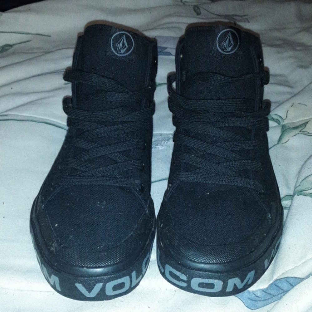 Black Volcom Shoes